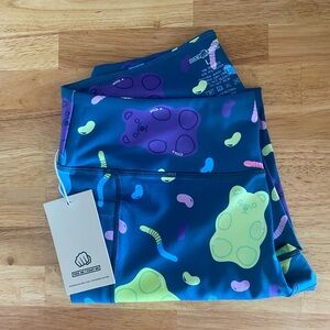 NWT Feed Me Fight Me Gummy Bear Full Length Leggings - size Large🍬🧸
